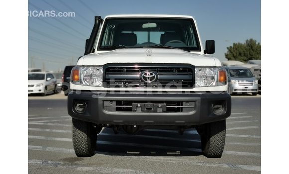 Ra Imported Toyota Land Cruiser funfun Ọkọ̀ in Import - Dubai ni Ashanti Ra Imported Toyota Land Cruiser funfun Ọkọ̀ in Import - Dubai ni Ashanti