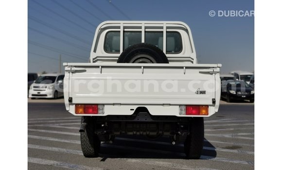 Ra Imported Toyota Land Cruiser funfun Ọkọ̀ in Import - Dubai ni Ashanti Ra Imported Toyota Land Cruiser funfun Ọkọ̀ in Import - Dubai ni Ashanti
