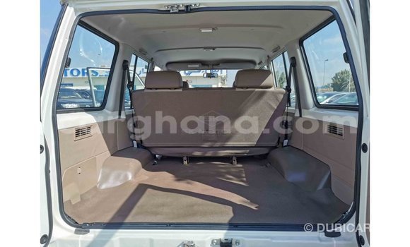 Ra Imported Toyota Land Cruiser funfun Ọkọ̀ in Import - Dubai ni Ashanti Ra Imported Toyota Land Cruiser funfun Ọkọ̀ in Import - Dubai ni Ashanti