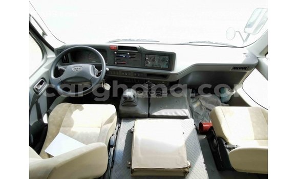 Ra Imported Toyota Coaster funfun Ọkọ̀ in Import - Dubai ni Ashanti Ra Imported Toyota Coaster funfun Ọkọ̀ in Import - Dubai ni Ashanti