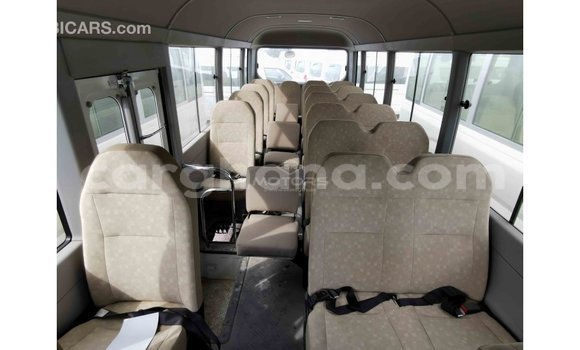 Ra Imported Toyota Coaster funfun Ọkọ̀ in Import - Dubai ni Ashanti Ra Imported Toyota Coaster funfun Ọkọ̀ in Import - Dubai ni Ashanti
