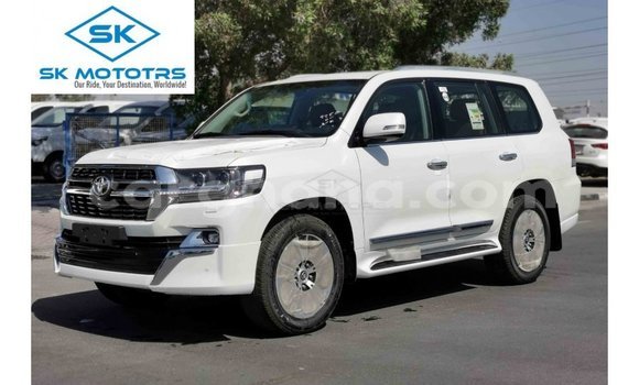 Sayi Imported Toyota Land Cruiser White Mota in Import - Dubai a Ashanti Sayi Imported Toyota Land Cruiser White Mota in Import - Dubai a Ashanti