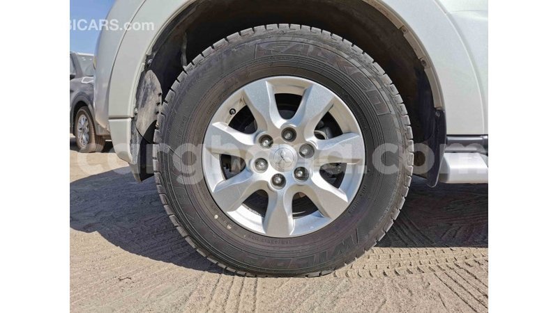 Big with watermark mitsubishi pajero ashanti import dubai 23158