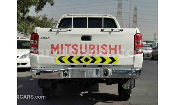 Ra Imported Mitsubishi L200 funfun Ọkọ̀ in Import - Dubai ni Ashanti Ra Imported Mitsubishi L200 funfun Ọkọ̀ in Import - Dubai ni Ashanti