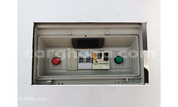 Buy Import Toyota Hilux White Car in Import - Dubai in Ashanti Buy Import Toyota Hilux White Car in Import - Dubai in Ashanti