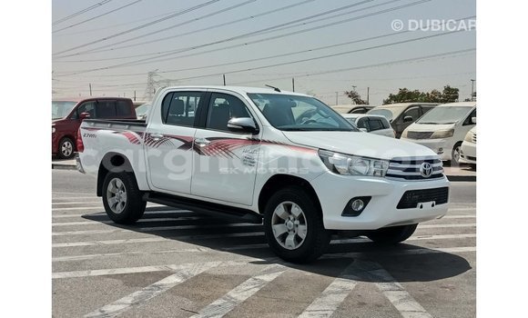 Ra Imported Toyota Hilux funfun Ọkọ̀ in Import - Dubai ni Ashanti Ra Imported Toyota Hilux funfun Ọkọ̀ in Import - Dubai ni Ashanti