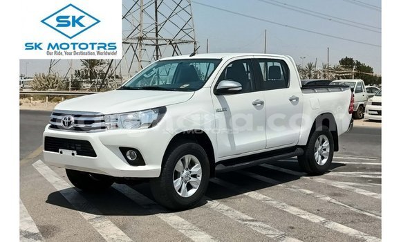 Sayi Imported Toyota Hilux White Mota in Import - Dubai a Ashanti Sayi Imported Toyota Hilux White Mota in Import - Dubai a Ashanti