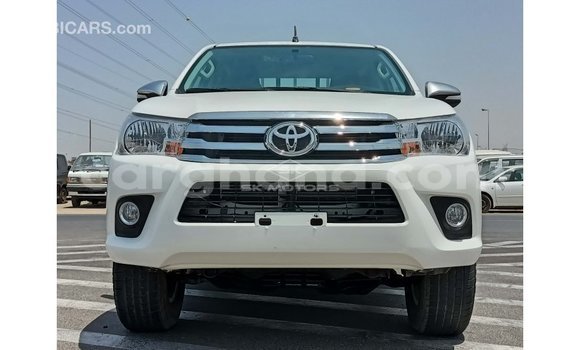 Sayi Imported Toyota Hilux White Mota in Import - Dubai a Ashanti Sayi Imported Toyota Hilux White Mota in Import - Dubai a Ashanti