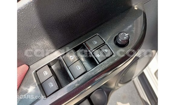 Ra Imported Toyota Hilux funfun Ọkọ̀ in Import - Dubai ni Ashanti Ra Imported Toyota Hilux funfun Ọkọ̀ in Import - Dubai ni Ashanti