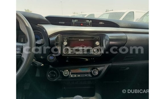 Sayi Imported Toyota Hilux White Mota in Import - Dubai a Ashanti Sayi Imported Toyota Hilux White Mota in Import - Dubai a Ashanti