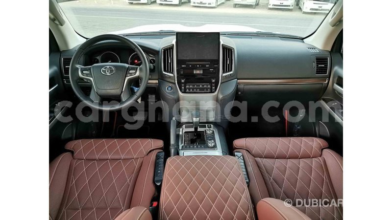 Big with watermark toyota land cruiser ashanti import dubai 23175