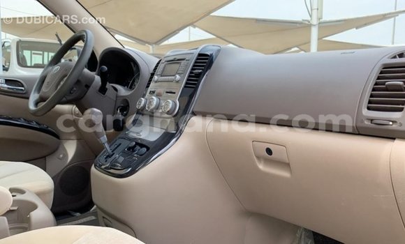 Buy Import Kia Carnival Red Car in Import - Dubai in Ashanti Buy Import Kia Carnival Red Car in Import - Dubai in Ashanti