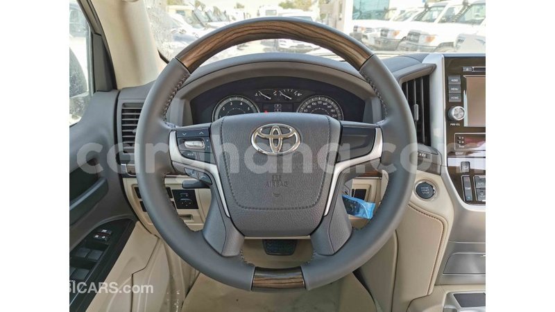 Big with watermark toyota land cruiser ashanti import dubai 23220