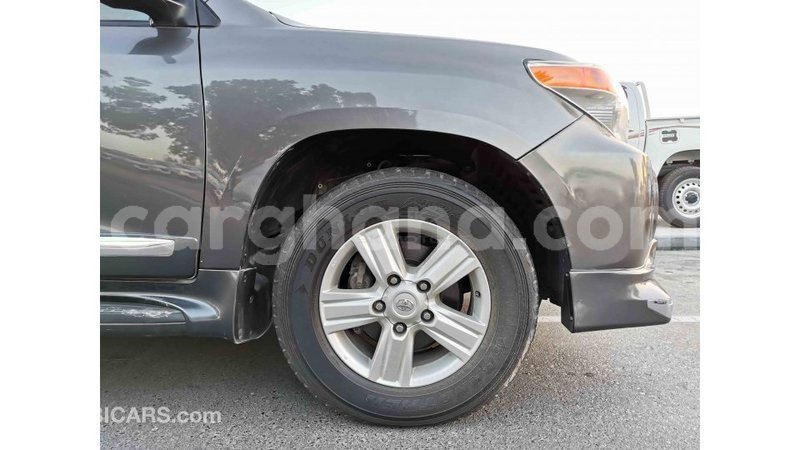 Big with watermark toyota land cruiser ashanti import dubai 23223