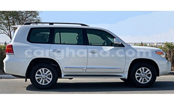 Ra Imported Toyota Land Cruiser funfun Ọkọ̀ in Import - Dubai ni Ashanti Ra Imported Toyota Land Cruiser funfun Ọkọ̀ in Import - Dubai ni Ashanti