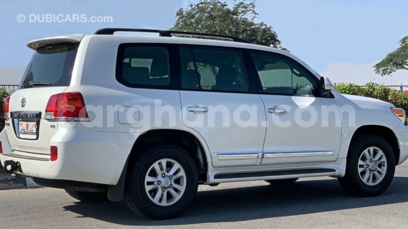 Big with watermark toyota land cruiser ashanti import dubai 23244