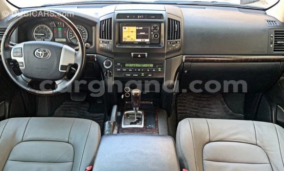Ra Imported Toyota Land Cruiser funfun Ọkọ̀ in Import - Dubai ni Ashanti Ra Imported Toyota Land Cruiser funfun Ọkọ̀ in Import - Dubai ni Ashanti