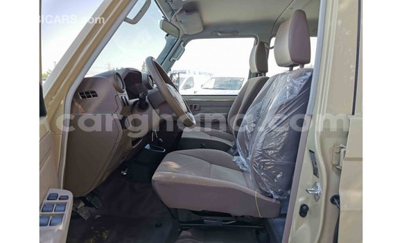 Buy Import Toyota Land Cruiser Beige Car in Import - Dubai in Ashanti Buy Import Toyota Land Cruiser Beige Car in Import - Dubai in Ashanti