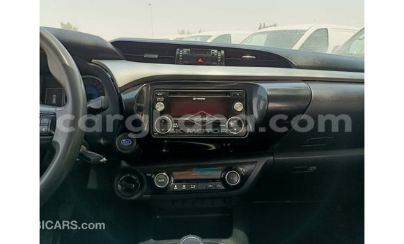 Ra Imported Toyota Hilux funfun Ọkọ̀ in Import - Dubai ni Ashanti Ra Imported Toyota Hilux funfun Ọkọ̀ in Import - Dubai ni Ashanti