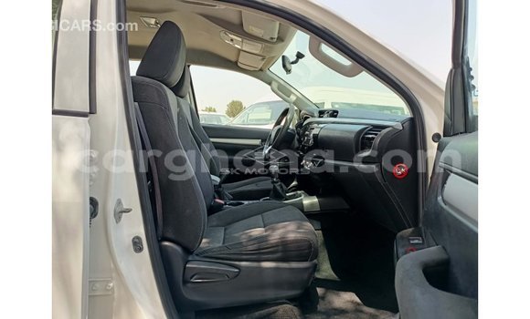 Ra Imported Toyota Hilux funfun Ọkọ̀ in Import - Dubai ni Ashanti Ra Imported Toyota Hilux funfun Ọkọ̀ in Import - Dubai ni Ashanti