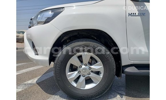 Ra Imported Toyota Hilux funfun Ọkọ̀ in Import - Dubai ni Ashanti Ra Imported Toyota Hilux funfun Ọkọ̀ in Import - Dubai ni Ashanti