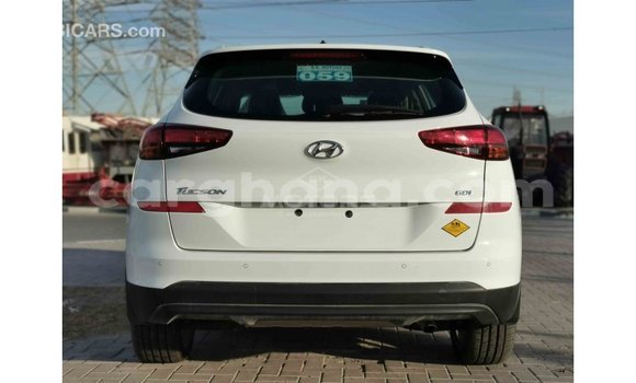 Buy Import Hyundai Tucson White Car in Import - Dubai in Ashanti Buy Import Hyundai Tucson White Car in Import - Dubai in Ashanti