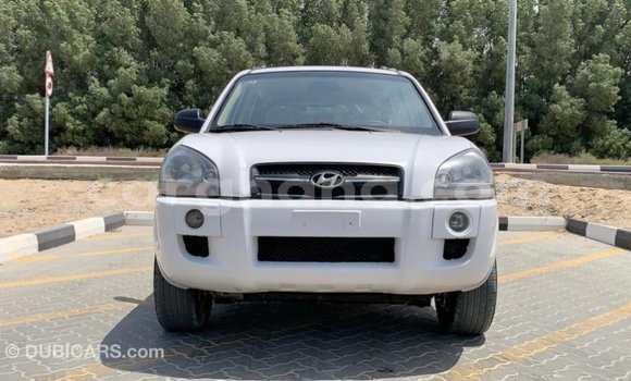 Sayi Imported Hyundai Tucson White Mota in Import - Dubai a Ashanti Sayi Imported Hyundai Tucson White Mota in Import - Dubai a Ashanti