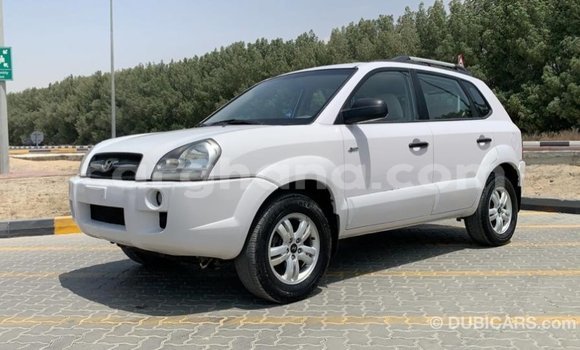 Sayi Imported Hyundai Tucson White Mota in Import - Dubai a Ashanti Sayi Imported Hyundai Tucson White Mota in Import - Dubai a Ashanti