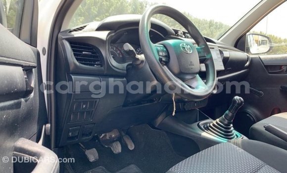 Buy Import Toyota Hilux White Car in Import - Dubai in Ashanti Buy Import Toyota Hilux White Car in Import - Dubai in Ashanti