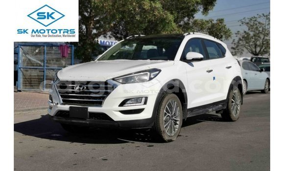 Buy Import Hyundai Tucson White Car in Import - Dubai in Ashanti Buy Import Hyundai Tucson White Car in Import - Dubai in Ashanti