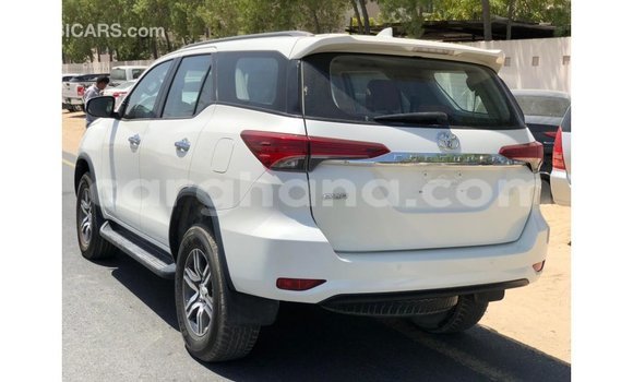 Ra Imported Toyota Fortuner funfun Ọkọ̀ in Import - Dubai ni Ashanti Ra Imported Toyota Fortuner funfun Ọkọ̀ in Import - Dubai ni Ashanti