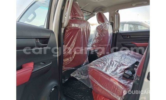 Buy Import Toyota Hilux White Car in Import - Dubai in Ashanti Buy Import Toyota Hilux White Car in Import - Dubai in Ashanti