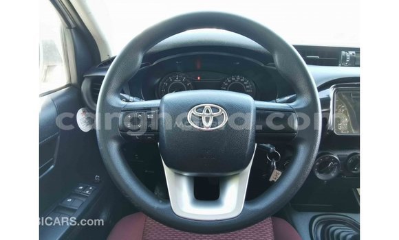 Sayi Imported Toyota Hilux White Mota in Import - Dubai a Ashanti Sayi Imported Toyota Hilux White Mota in Import - Dubai a Ashanti