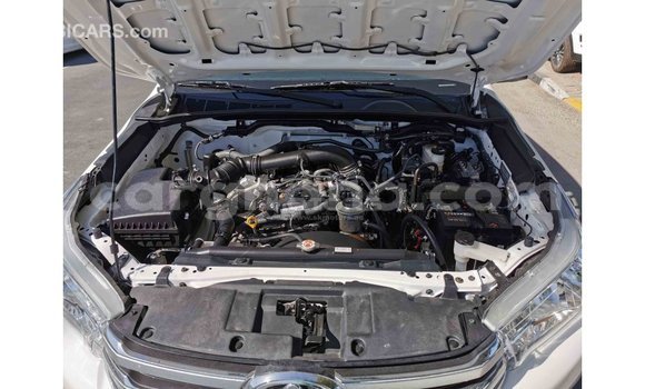 Sayi Imported Toyota Hilux White Mota in Import - Dubai a Ashanti Sayi Imported Toyota Hilux White Mota in Import - Dubai a Ashanti