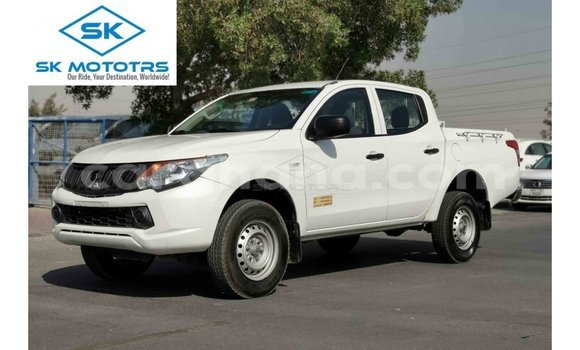 Sayi Imported Mitsubishi L200 White Mota in Import - Dubai a Ashanti Sayi Imported Mitsubishi L200 White Mota in Import - Dubai a Ashanti