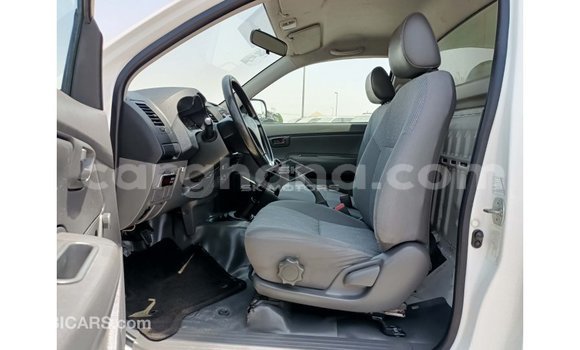Buy Import Toyota Hilux White Car in Import - Dubai in Ashanti Buy Import Toyota Hilux White Car in Import - Dubai in Ashanti