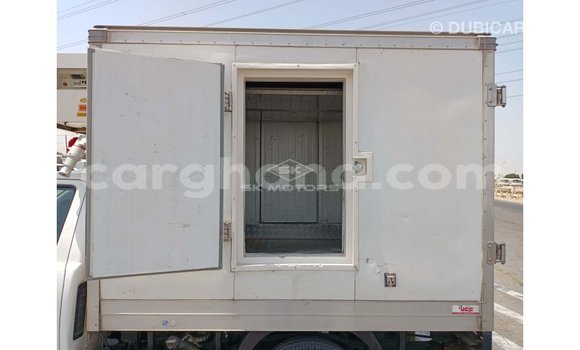 Buy Import Toyota Hilux White Car in Import - Dubai in Ashanti Buy Import Toyota Hilux White Car in Import - Dubai in Ashanti