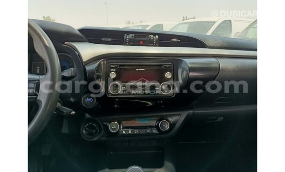 Ra Imported Toyota Hilux funfun Ọkọ̀ in Import - Dubai ni Ashanti Ra Imported Toyota Hilux funfun Ọkọ̀ in Import - Dubai ni Ashanti