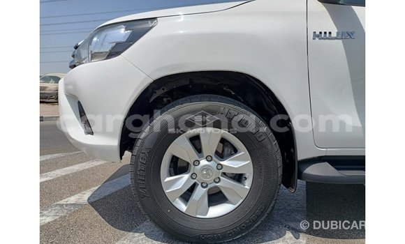 Ra Imported Toyota Hilux funfun Ọkọ̀ in Import - Dubai ni Ashanti Ra Imported Toyota Hilux funfun Ọkọ̀ in Import - Dubai ni Ashanti