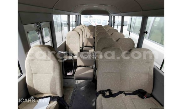 Ra Imported Toyota Coaster funfun Ọkọ̀ in Import - Dubai ni Ashanti Ra Imported Toyota Coaster funfun Ọkọ̀ in Import - Dubai ni Ashanti