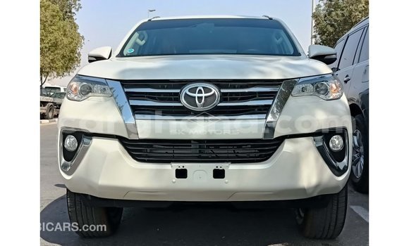 Ra Imported Toyota Fortuner funfun Ọkọ̀ in Import - Dubai ni Ashanti Ra Imported Toyota Fortuner funfun Ọkọ̀ in Import - Dubai ni Ashanti