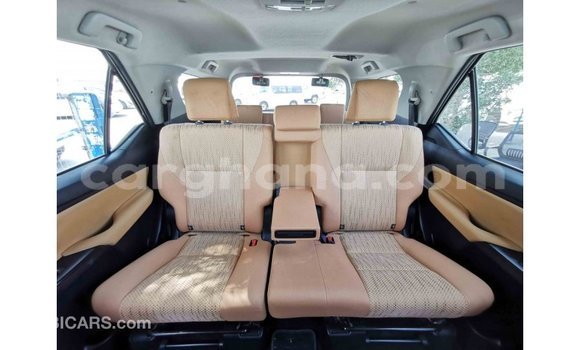 Sayi Imported Toyota Fortuner White Mota in Import - Dubai a Ashanti Sayi Imported Toyota Fortuner White Mota in Import - Dubai a Ashanti