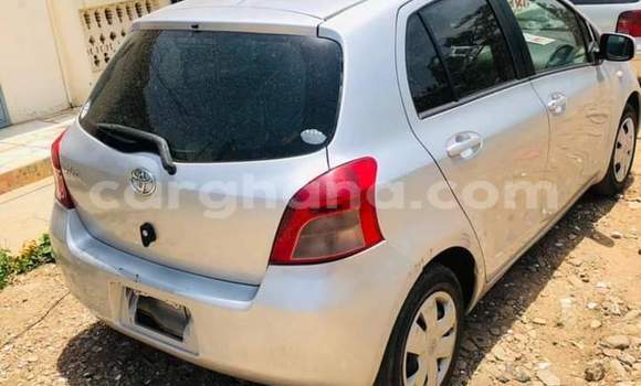 Ra Àlòkù Toyota Yaris Silver Ọkọ̀ in Sekondi ni Oorun