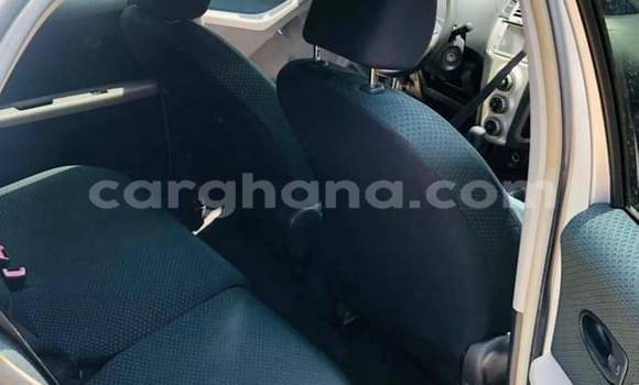 Ra Àlòkù Toyota Yaris Silver Ọkọ̀ in Sekondi ni Oorun Ra Àlòkù Toyota Yaris Silver Ọkọ̀ in Sekondi ni Oorun