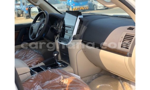 Sayi Imported Toyota Land Cruiser White Mota in Import - Dubai a Ashanti Sayi Imported Toyota Land Cruiser White Mota in Import - Dubai a Ashanti