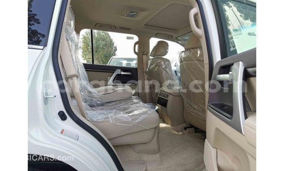 Buy Import Toyota Land Cruiser White Car in Import - Dubai in Ashanti Buy Import Toyota Land Cruiser White Car in Import - Dubai in Ashanti