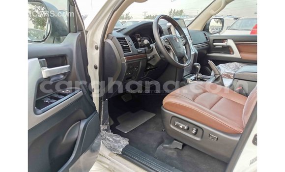 Buy Import Toyota Land Cruiser White Car in Import - Dubai in Ashanti Buy Import Toyota Land Cruiser White Car in Import - Dubai in Ashanti
