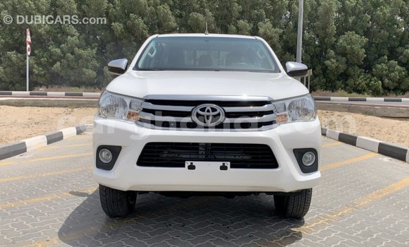 Sayi Imported Toyota Hilux White Mota in Import - Dubai a Ashanti Sayi Imported Toyota Hilux White Mota in Import - Dubai a Ashanti