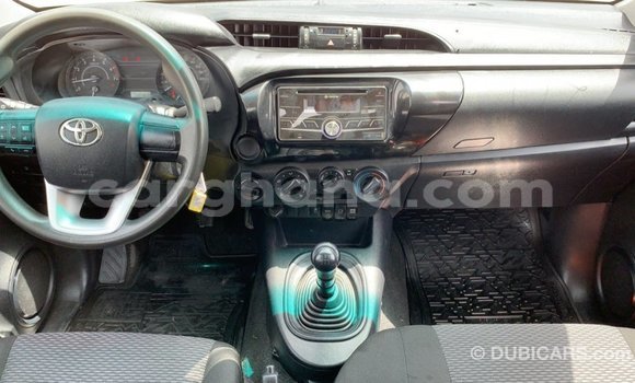 Sayi Imported Toyota Hilux White Mota in Import - Dubai a Ashanti Sayi Imported Toyota Hilux White Mota in Import - Dubai a Ashanti