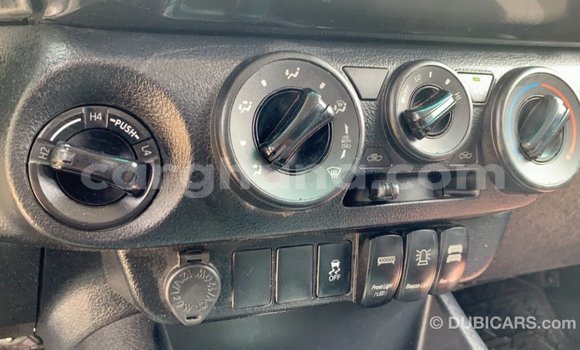 Sayi Imported Toyota Hilux White Mota in Import - Dubai a Ashanti Sayi Imported Toyota Hilux White Mota in Import - Dubai a Ashanti